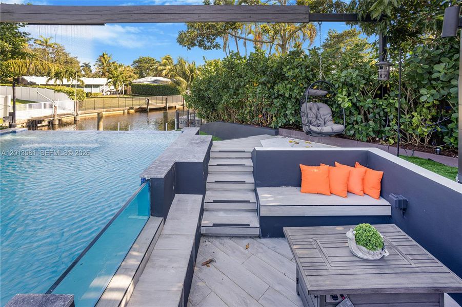 Exterior details and patio area of a home in , Fort Lauderdale (Image 27).