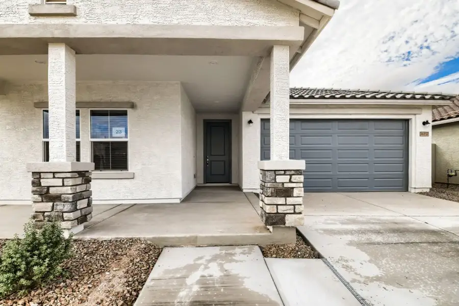 1,705sf New Home in Maricopa, AZ.  - Slide 4