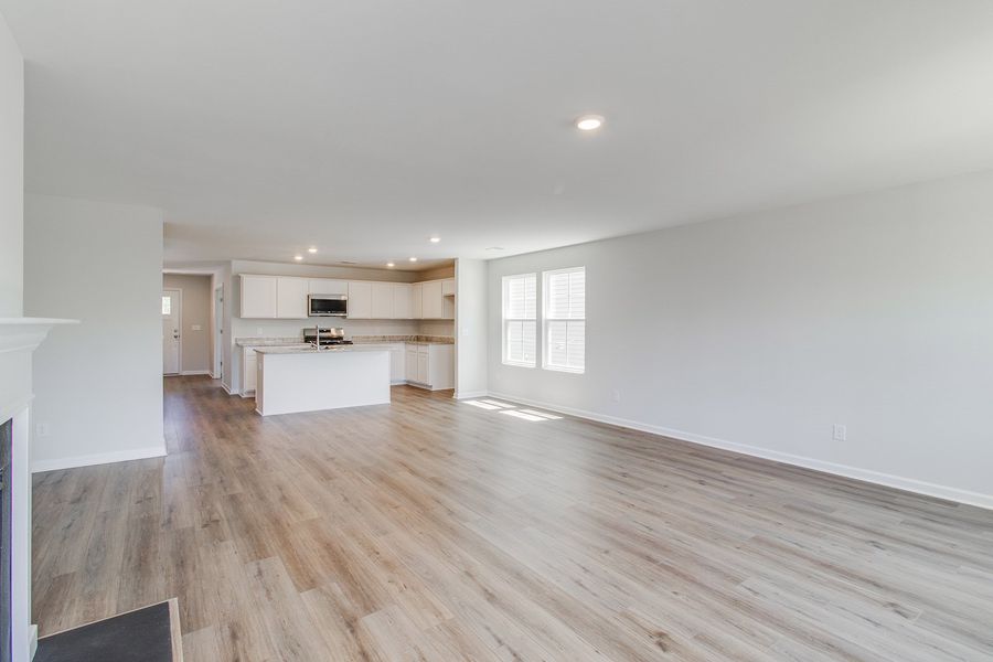 Spacious, unfurnished interior of a new home in Ellington, Elgin (Image 22).