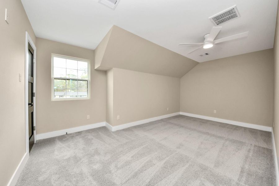 Spacious, unfurnished interior of a new home in , Spring (Image 25).