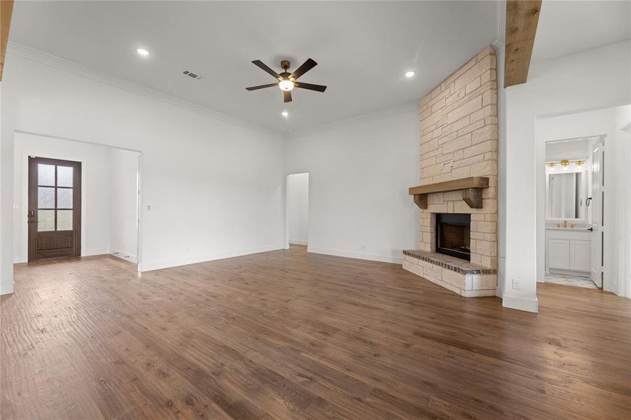Spacious, unfurnished interior of a new home in King Crossing Estates, Van Alstyne (Image 35).