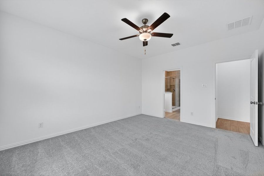 Spacious, unfurnished interior of a new home in River Ridge, Crandall (Image 18).
