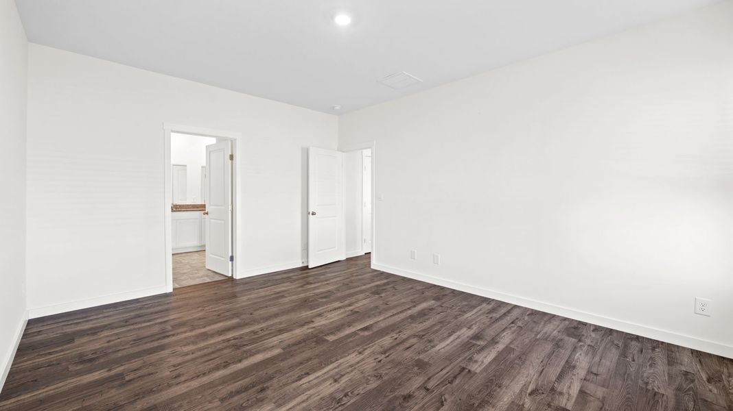 Spacious, unfurnished interior of a new home in Hawks Landing, Apison (Image 20).