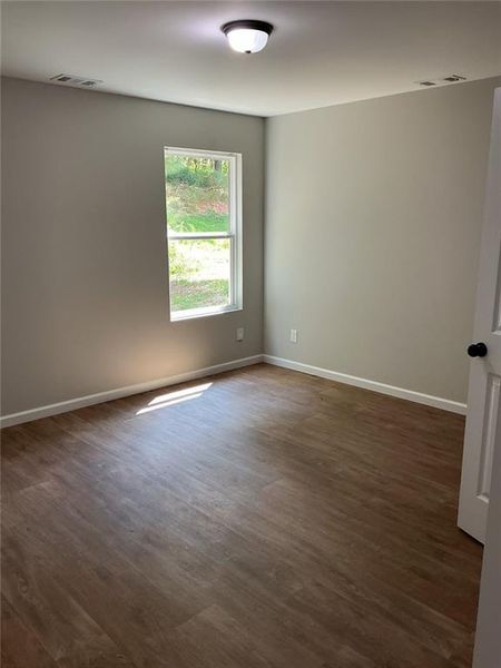 Spacious, unfurnished interior of a new home in , Gainesville (Image 9).