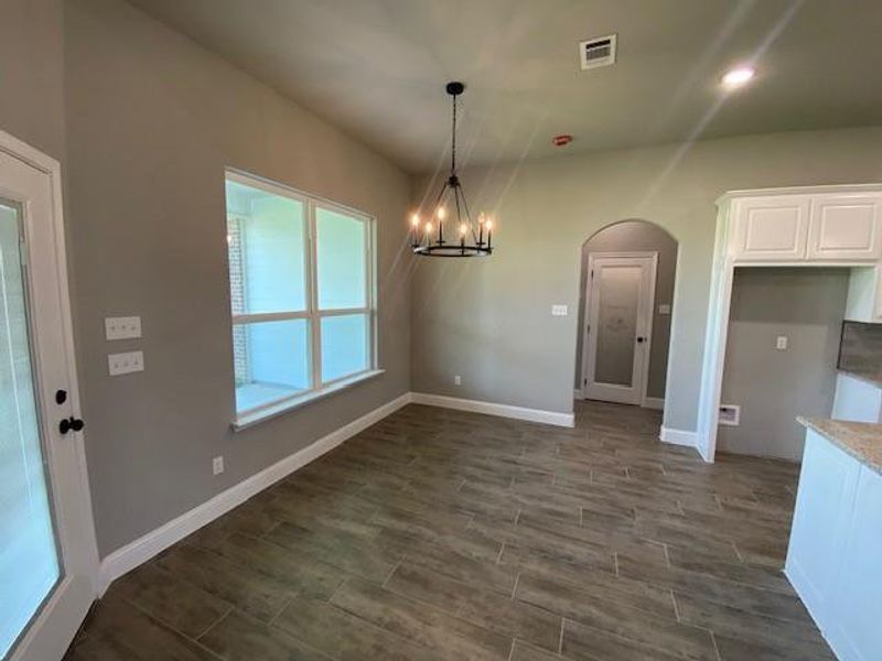 Spacious, unfurnished interior of a new home in , Reno (Image 18).