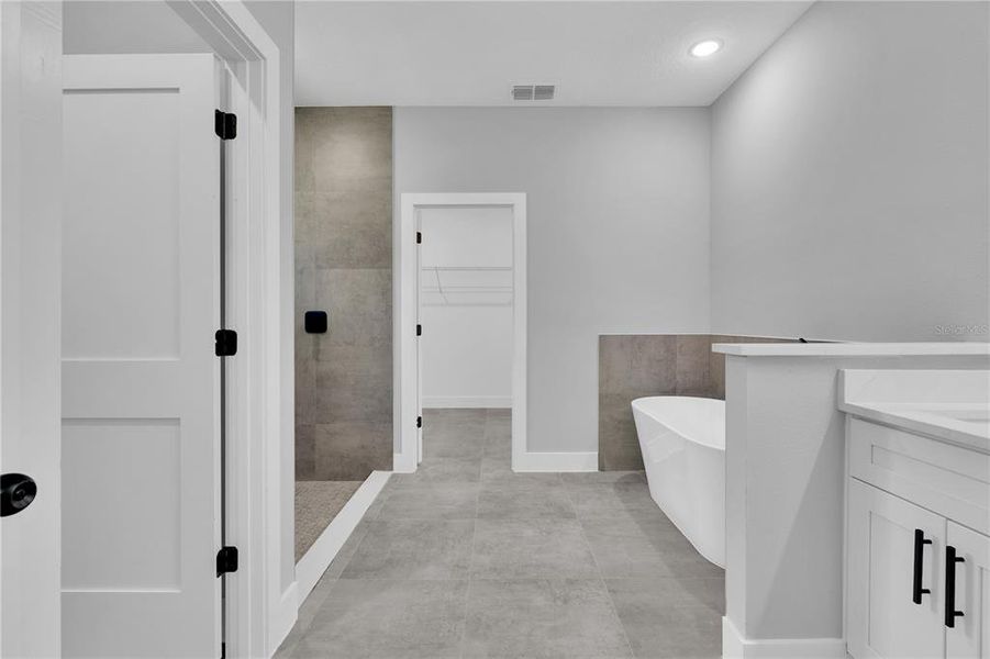 Furnished interior view inside a new home in , Port Charlotte (Image 5).