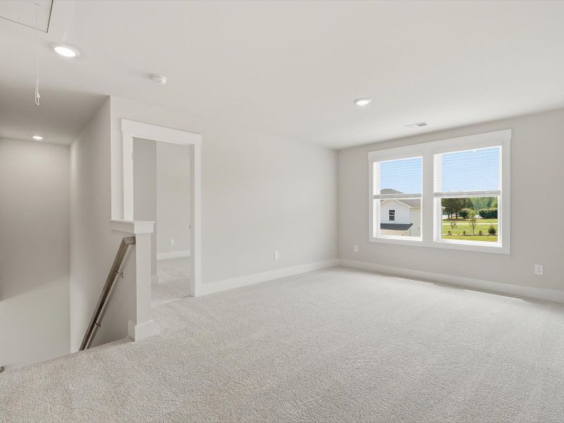 Spacious, unfurnished interior of a new home in Ashby Woods, Boiling Springs (Image 17).