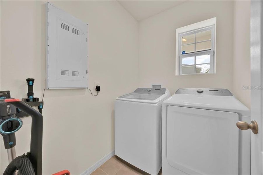 Furnished interior view inside a new home in , Davenport (Image 7).