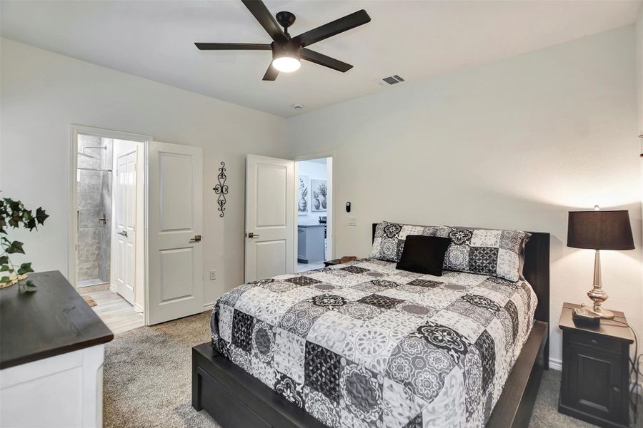 Furnished interior view inside a new home in Lake Conroe Village, Montgomery (Image 14).