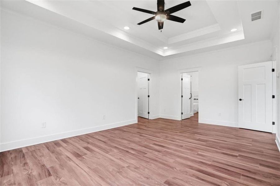 Spacious, unfurnished interior of a new home in , Jasper (Image 39).