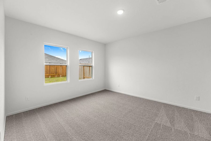 Representative unfurnished interior of a home built from the Hawking by Starlight Homes in Oakfield Lakes, Parrish (Image 13).