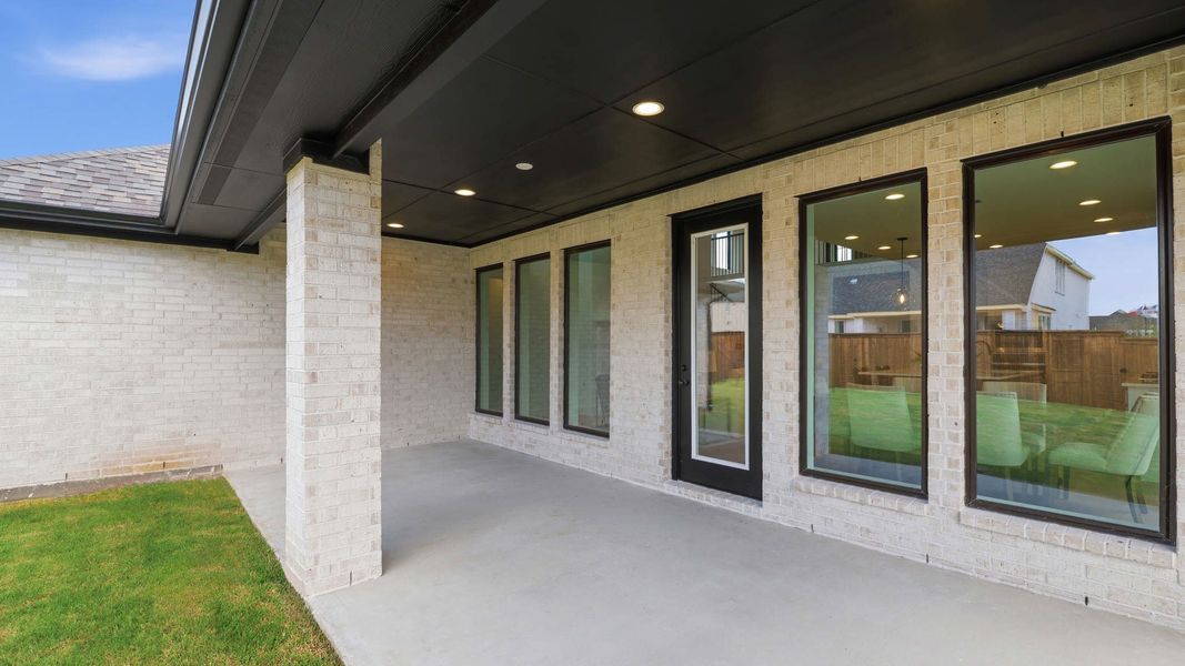 Exterior details and patio area of a home in Mosaic, Celina (Image 4).