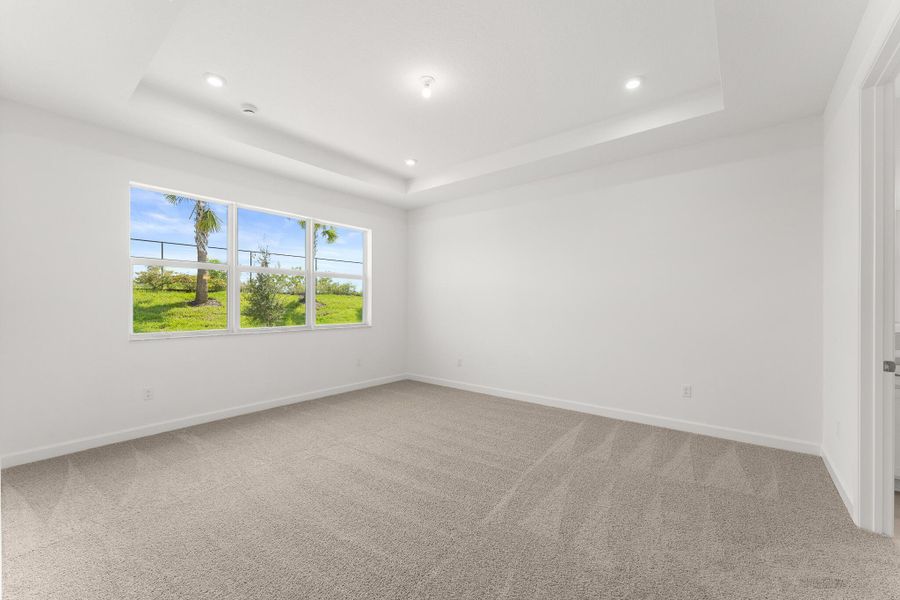 Spacious, unfurnished interior of a new home in Tradition - Telaro, Port St. Lucie (Image 8).