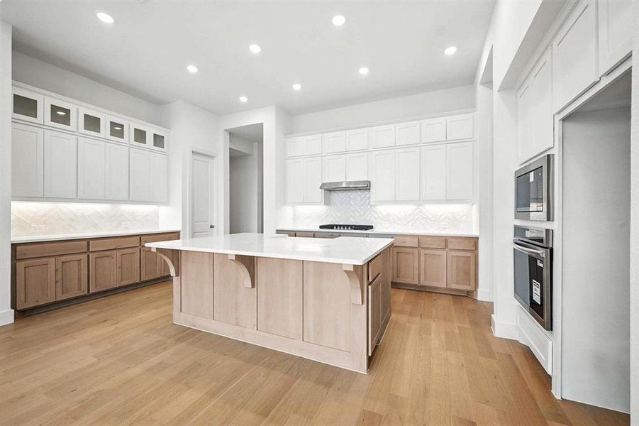 Furnished interior view inside a new home in Thompson Farms: 60ft. lots, Van Alstyne (Image 7). Furnished interior view inside a new home in Thompson Farms: 60ft. lots, Van Alstyne (Image 7).