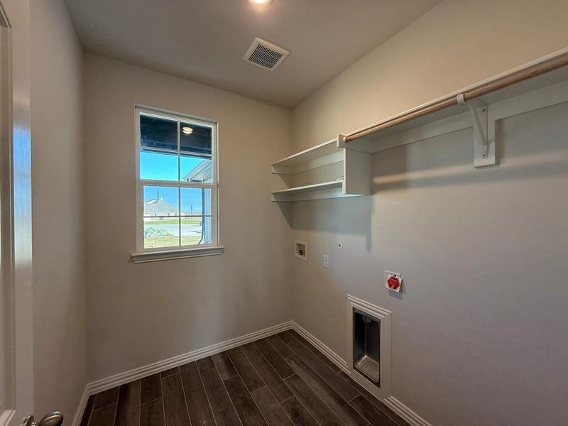 Spacious, unfurnished interior of a new home in Parker Heights, Valley View (Image 10).