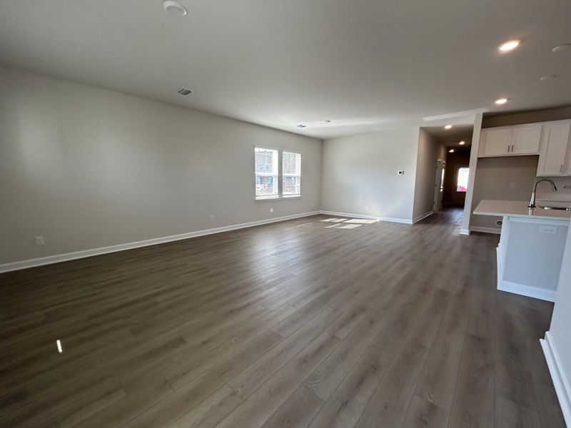 Spacious, unfurnished interior of a new home in , Ravenel (Image 16).