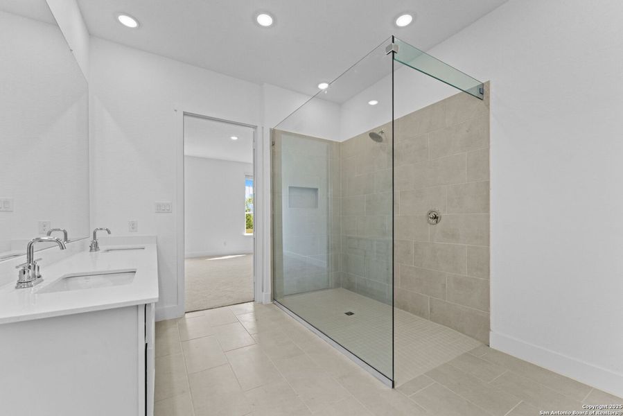 Furnished interior view inside a new home in , New Braunfels (Image 10).