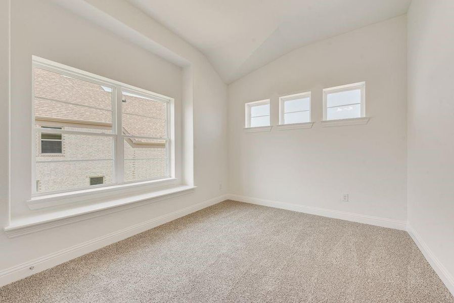 Spacious, unfurnished interior of a new home in South Pointe, Mansfield (Image 14).