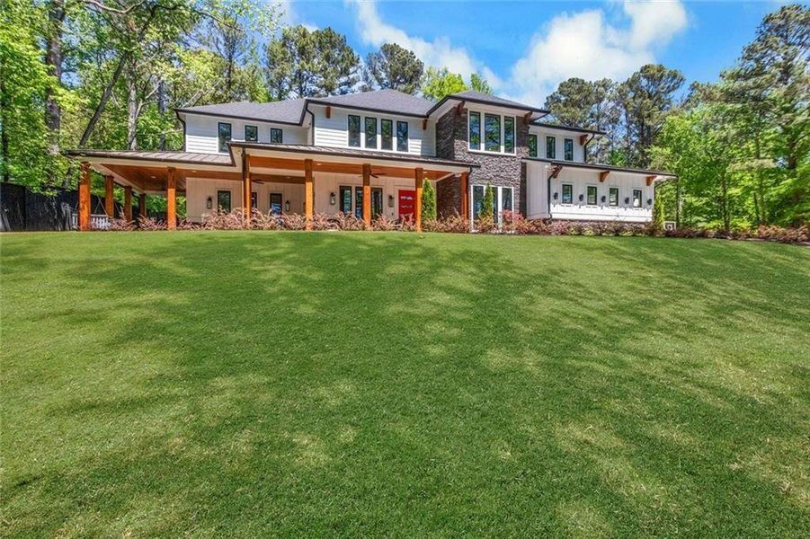 Exterior details and patio area of a home in , Roswell (Image 3).