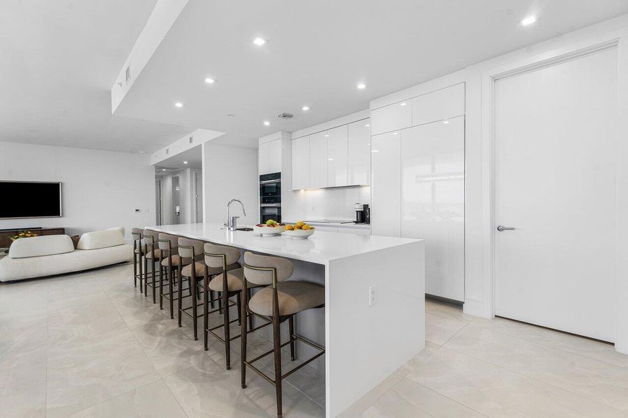 009-220LakeShoreDrive-2109-LakePark-FL-3