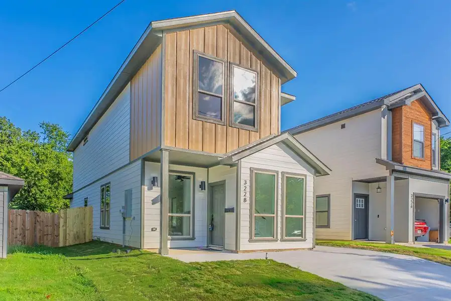 Front exterior of a new home in , Dallas, TX, highlighting curb appeal (Image 1). Front exterior of a new home in , Dallas, TX, highlighting curb appeal (Image 1).