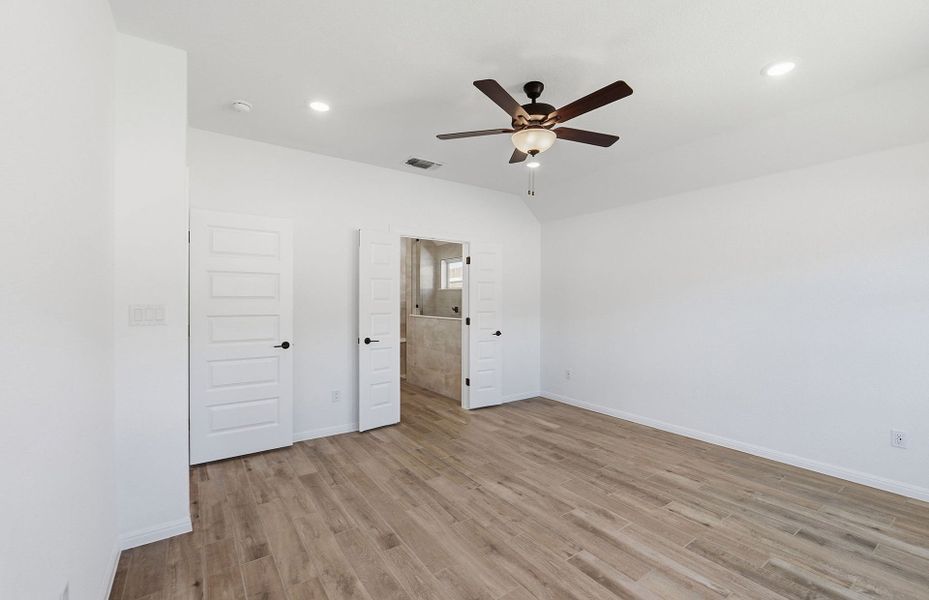 Spacious, unfurnished interior of a new home in West Cypress Hills, Spicewood (Image 45). Spacious, unfurnished interior of a new home in West Cypress Hills, Spicewood (Image 45).