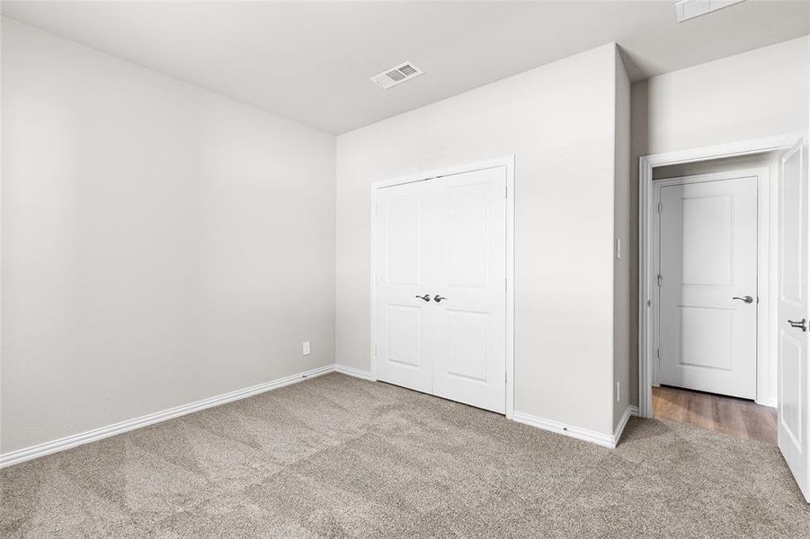 Spacious, unfurnished interior of a new home in Stratton Place, Greenville (Image 24).