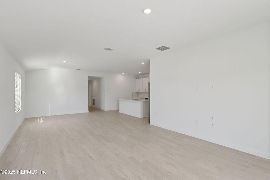 Spacious, unfurnished interior of a new home in Cypress Meadows - Signature Series, Jacksonville (Image 14).
