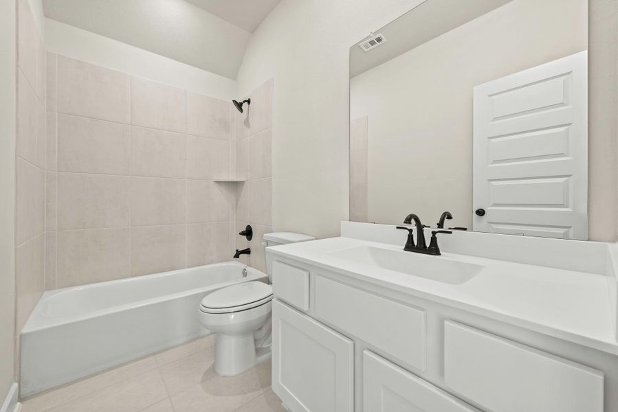 Furnished interior view inside a new home in Candela South - 40', Richmond (Image 7). Furnished interior view inside a new home in Candela South - 40', Richmond (Image 7).