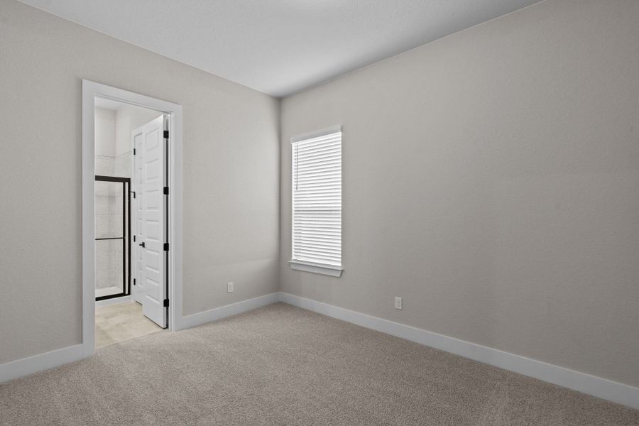 Spacious, unfurnished interior of a new home in Sienna Lakes, San Antonio (Image 36).