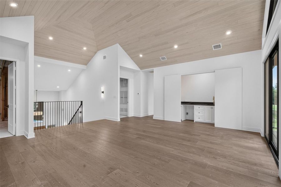 Spacious, unfurnished interior of a new home in , The Woodlands (Image 26).