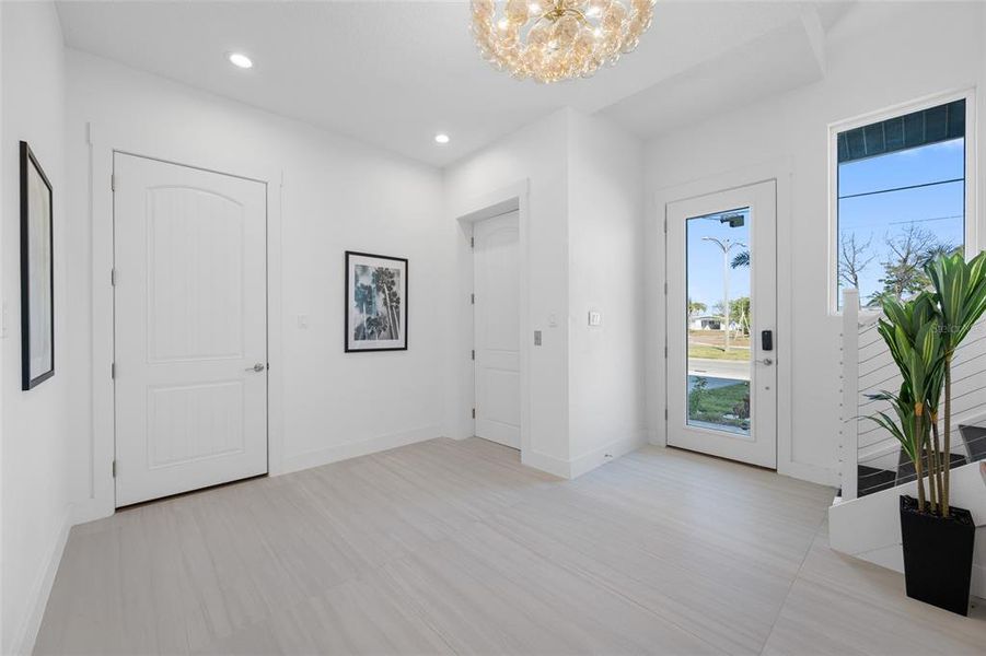 Spacious, unfurnished interior of a new home in , Treasure Island (Image 24).