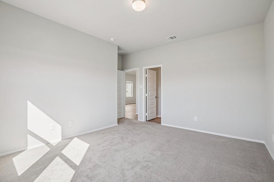 Spacious, unfurnished interior of a new home in Cascade, Liberty Hill (Image 15).