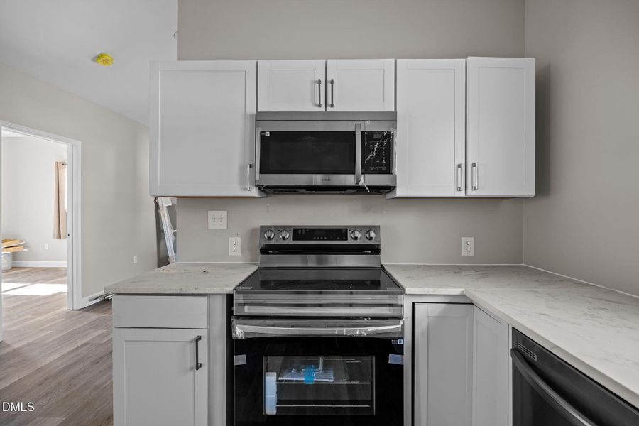 30-web-or-mls-1105 8th St HDR 027