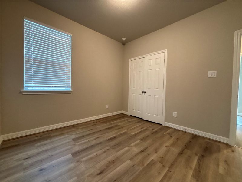 Spacious, unfurnished interior of a new home in Sunterra, Katy (Image 25).