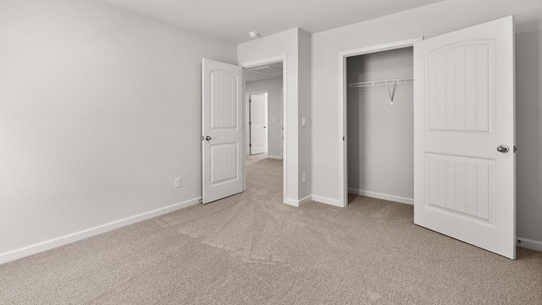 Spacious, unfurnished interior of a new home in Thompson Ridge, Dallas (Image 34). Spacious, unfurnished interior of a new home in Thompson Ridge, Dallas (Image 34).