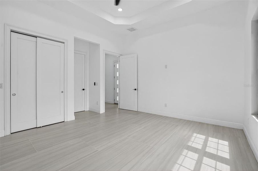 Spacious, unfurnished interior of a new home in , Wesley Chapel (Image 39). Spacious, unfurnished interior of a new home in , Wesley Chapel (Image 39).