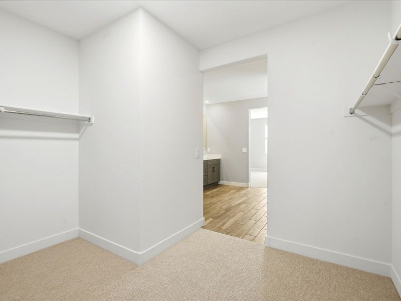 Spacious, unfurnished interior of a new home in Legacy Place, Glendale (Image 17).