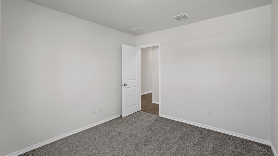 Spacious, unfurnished interior of a new home in The Reserve at Timber Creek, Lindale (Image 16).