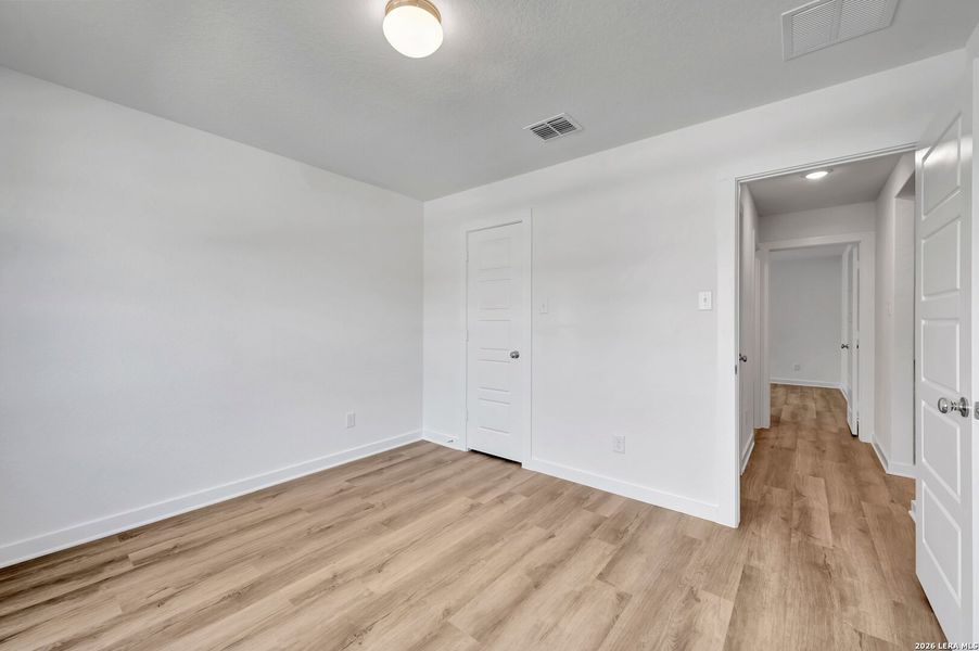Spacious, unfurnished interior of a new home in Legacy Hills, San Antonio (Image 14).