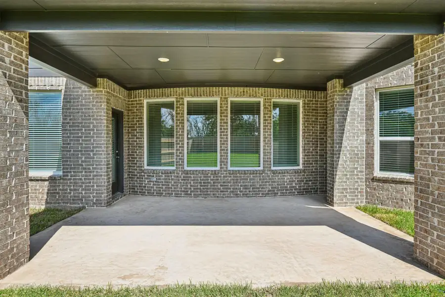 Exterior details and patio area of a home in Kingdom Heights, Rosenberg (Image 3). Exterior details and patio area of a home in Kingdom Heights, Rosenberg (Image 3).