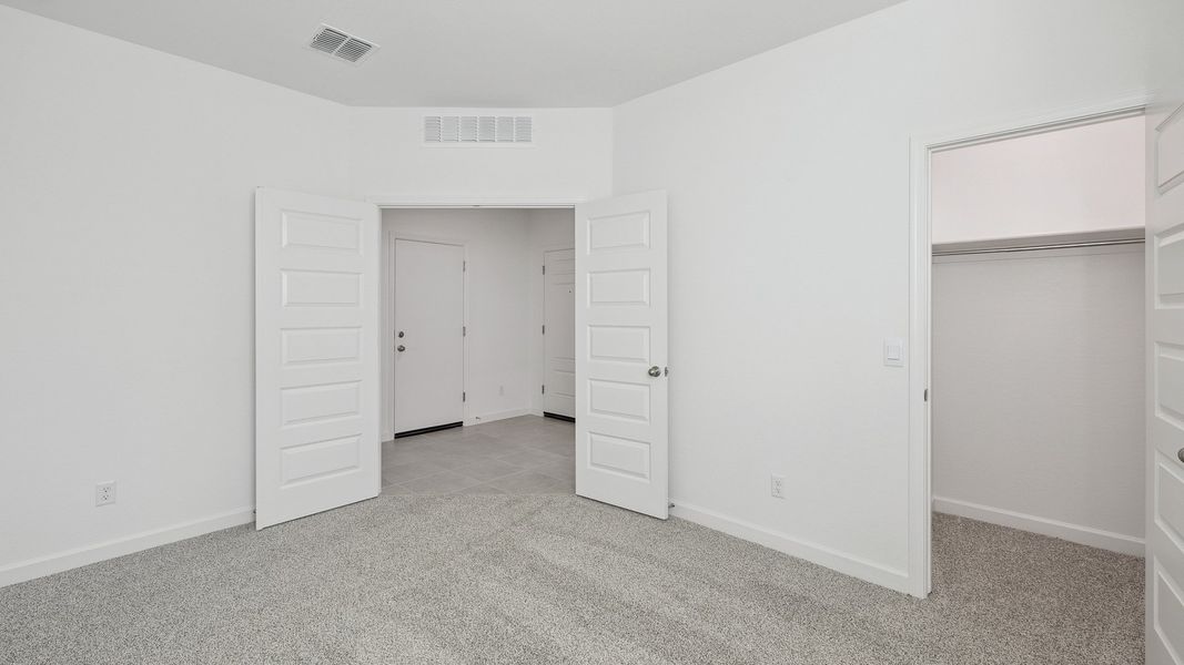 Spacious, unfurnished interior of a new home in Desert Moon Estates, Buckeye (Image 23).