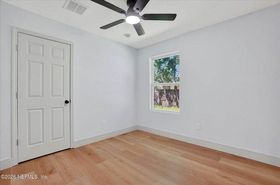 Spacious, unfurnished interior of a new home in , Jacksonville (Image 27).