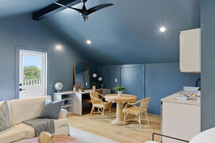 Furnished interior view inside a new home in , Charleston (Image 66).