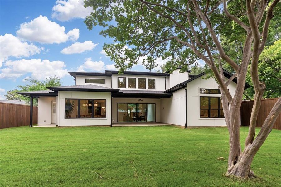 Exterior details and patio area of a home in , Dallas (Image 26).
