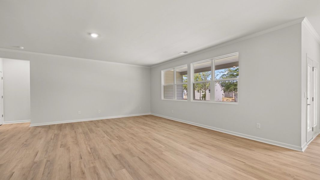 Representative unfurnished interior of a home built from the Denton by D.R. Horton in Fairway 17 at Mirror Lake, Villa Rica (Image 31). Representative unfurnished interior of a home built from the Denton by D.R. Horton in Fairway 17 at Mirror Lake, Villa Rica (Image 31).