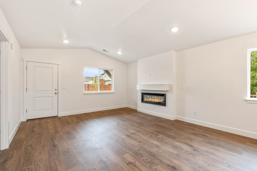 Spacious, unfurnished interior of a new home in Willowbrook, Madras (Image 13). Spacious, unfurnished interior of a new home in Willowbrook, Madras (Image 13).