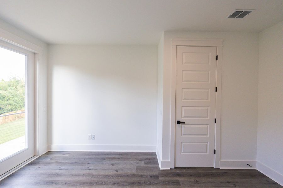 Spacious, unfurnished interior of a new home in , North Charleston (Image 26).