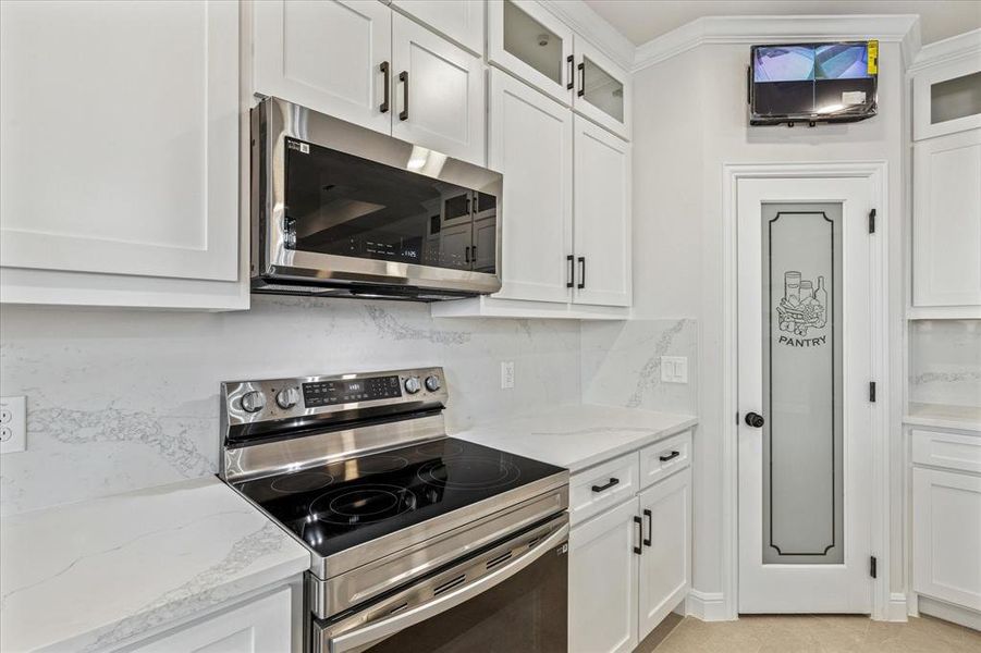 Furnished interior view inside a new home in , Granbury (Image 7).