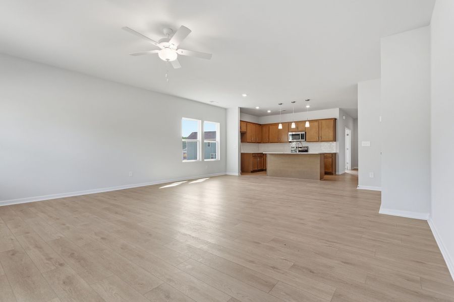 Spacious, unfurnished interior of a new home in Piper Creek, Newton (Image 20).